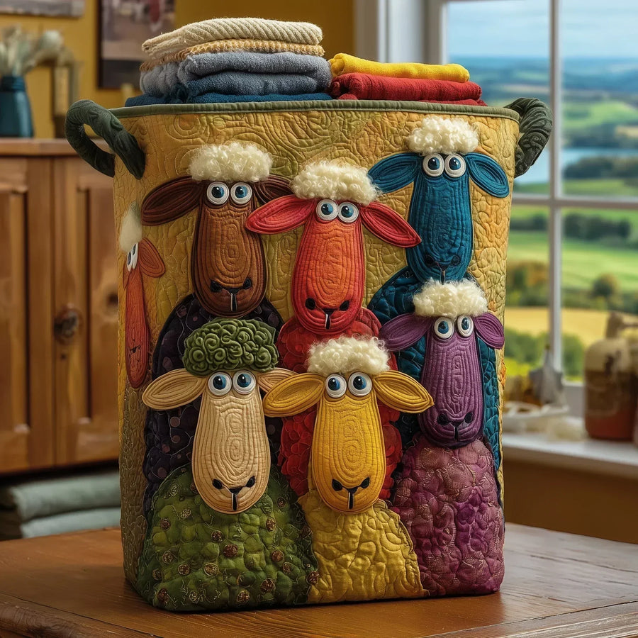 Gequilte mand | Schapen tussen de heuvels